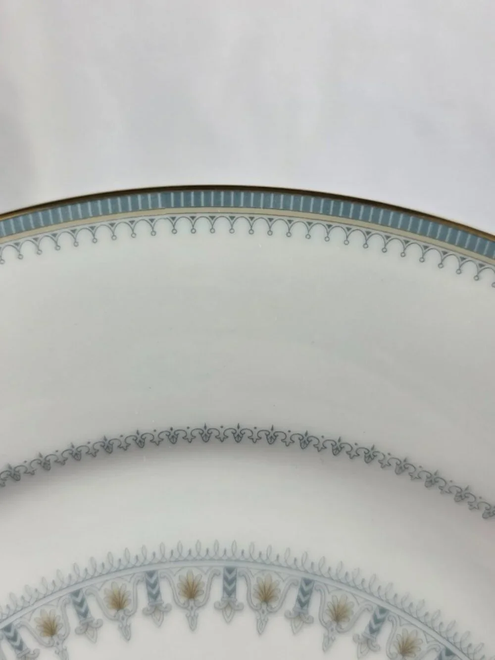 ONE Noritake Maya Dinner Plate White with Blue & Green Geometric Design 6213